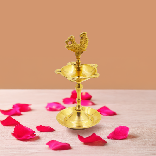 मोर हस्तनिर्मित पीतल दीया- केवी अन्नाम