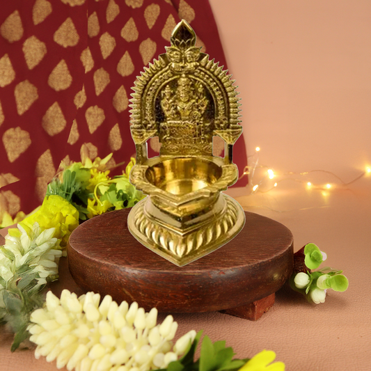 स्वर्ण पीतल का करुम्बु कामाची दीया