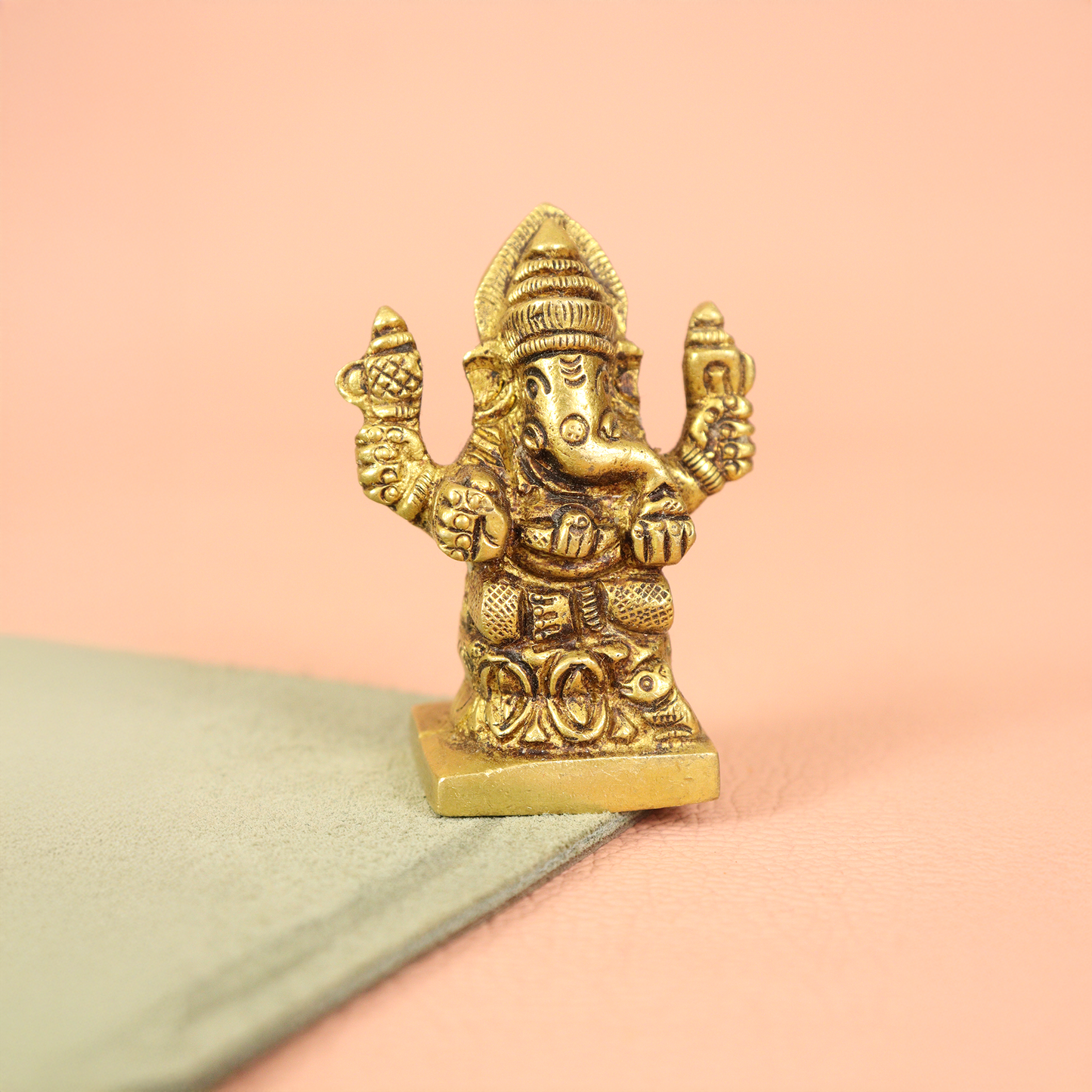 गोल्डन प्रीमियम प्लेटेड गणेश प्रतिमा