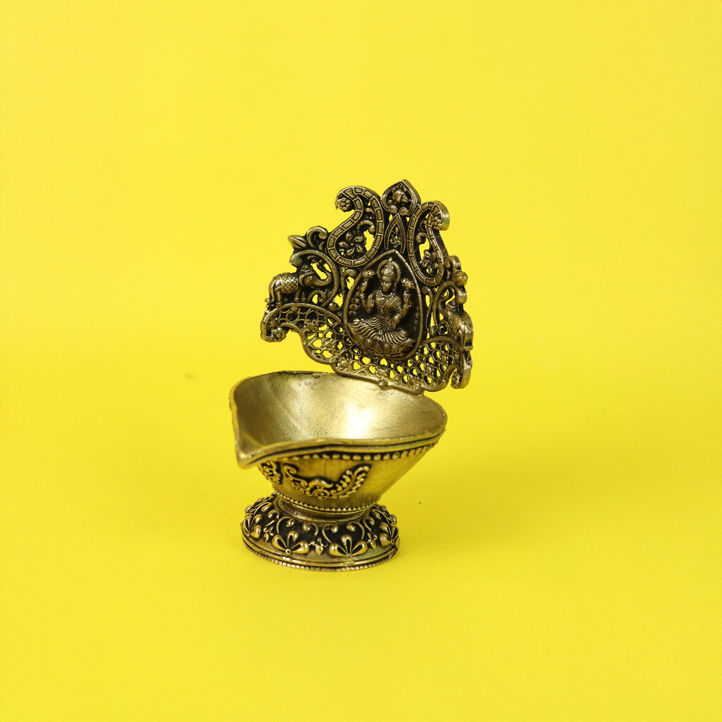 Brass Unique Gajalakshmi Diya (Pital Anokha Gaj Laxmi Deepak)