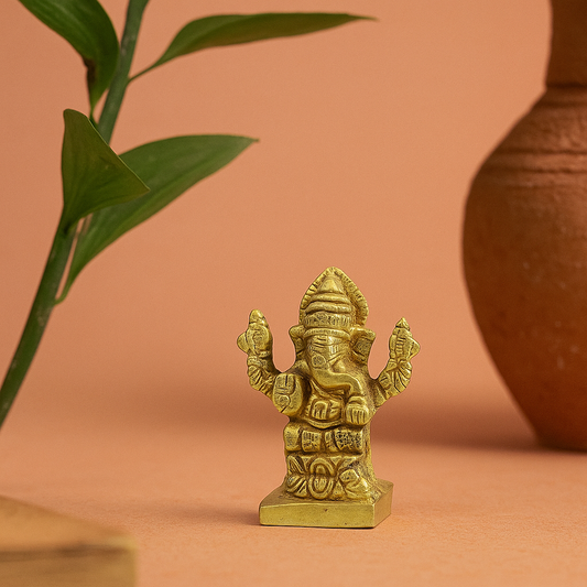 Brass Ganesh statue(0.118gm)