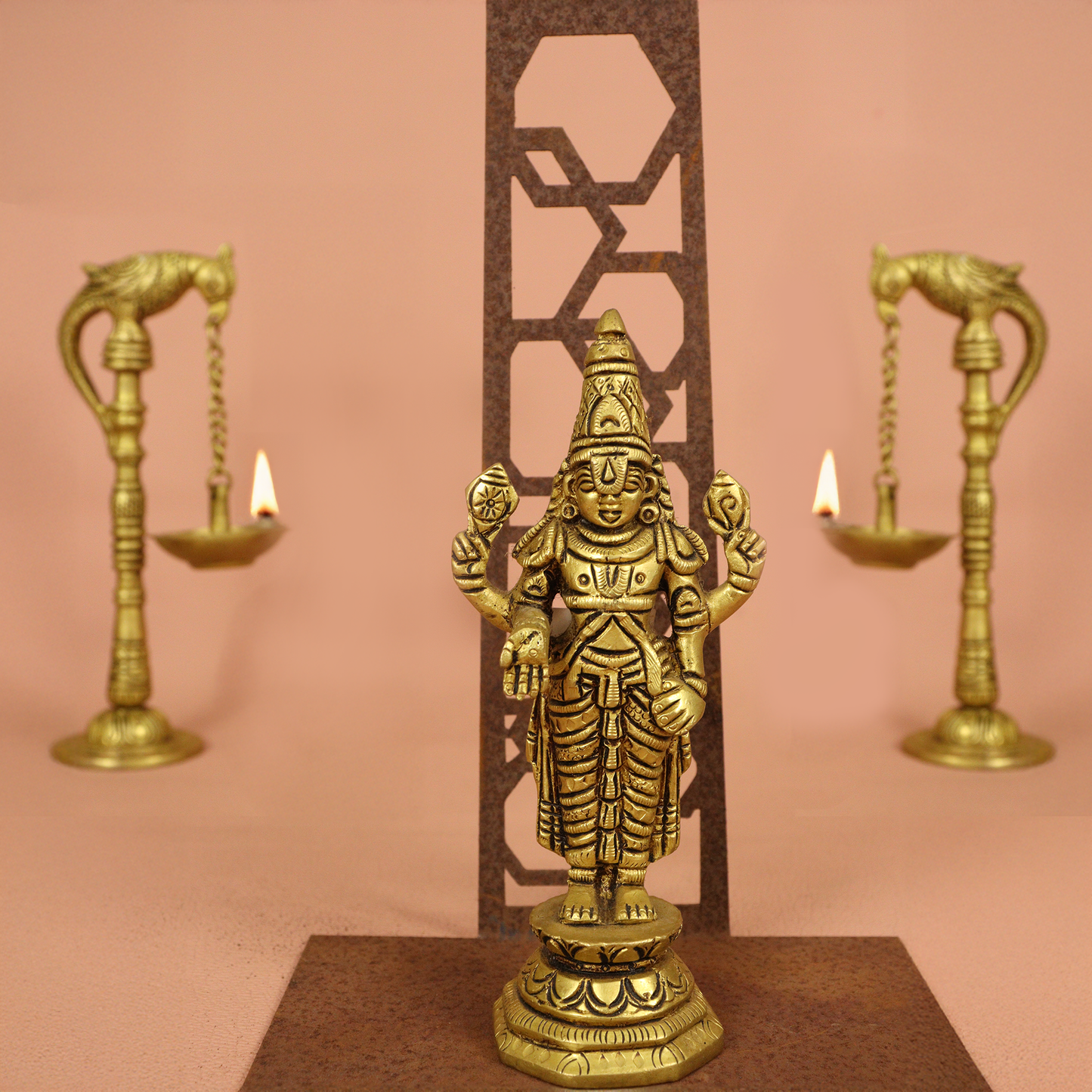 Earth Balaji Perumal Idol