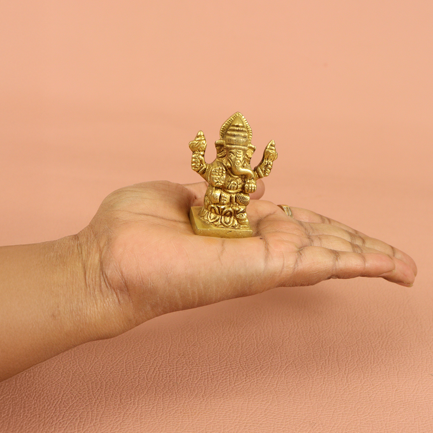 Brass Ganesh statue(0.118gm)