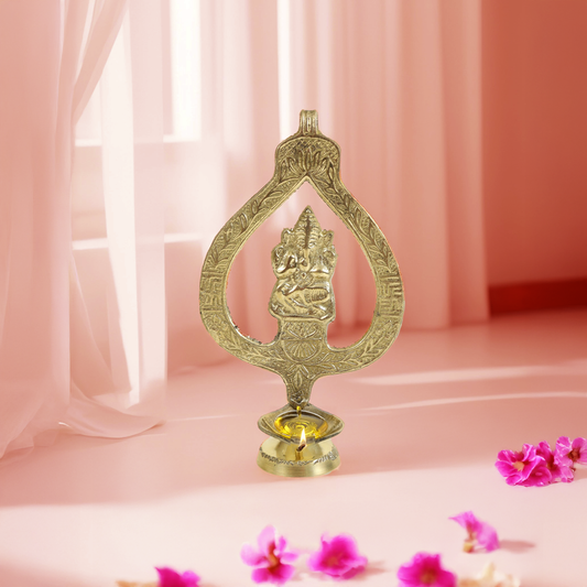 Brass Pan Ganesh Diya (L.W Pan) (Pital Paan Vinayak Deepak)