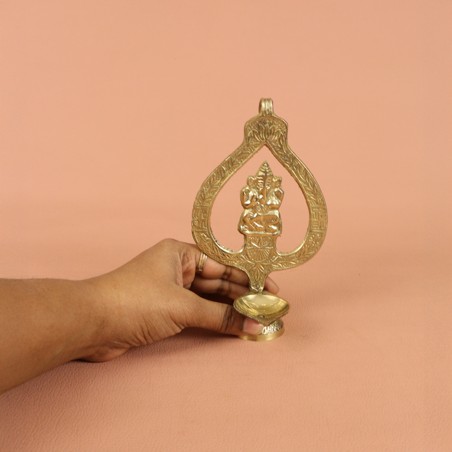 Brass Pan Ganesh Diya (L.W Pan) (Pital Paan Vinayak Deepak)