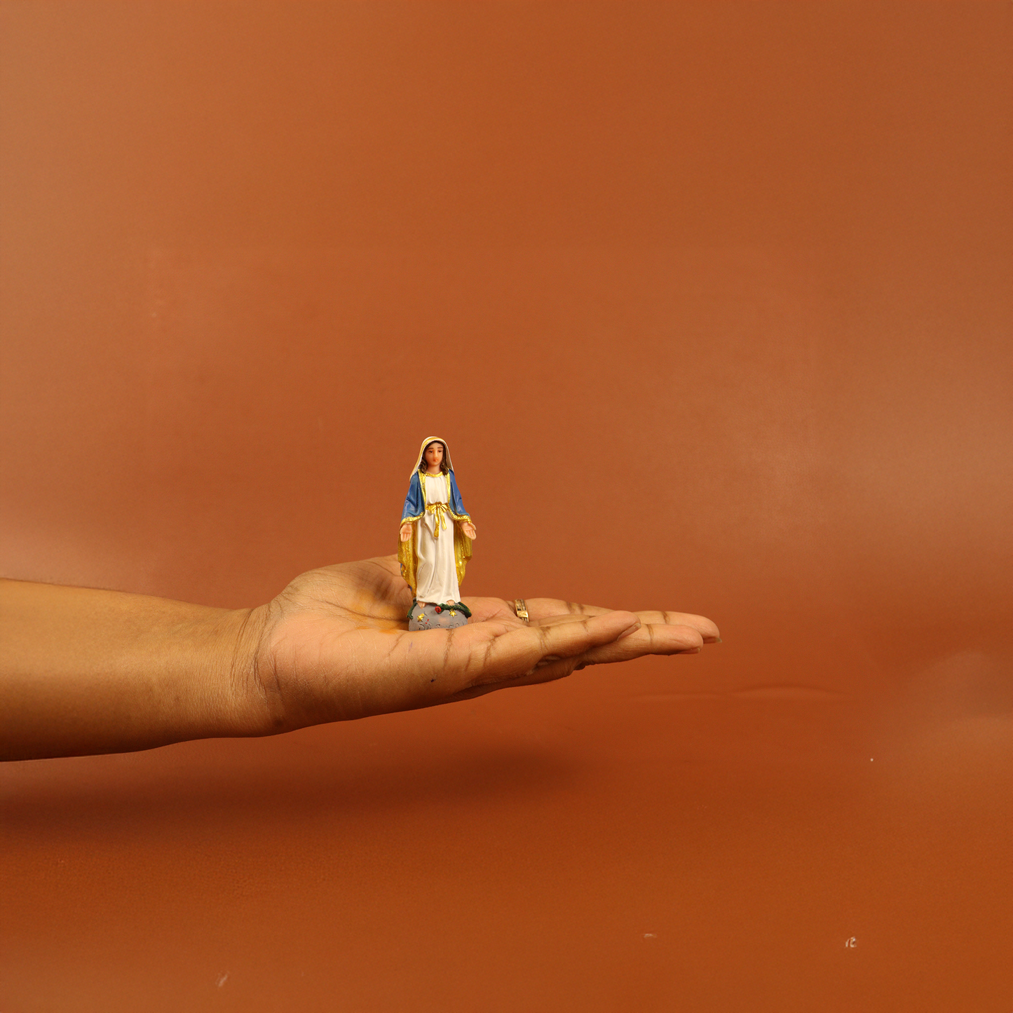 Mary Statue White (Mariyam Murti Safed)