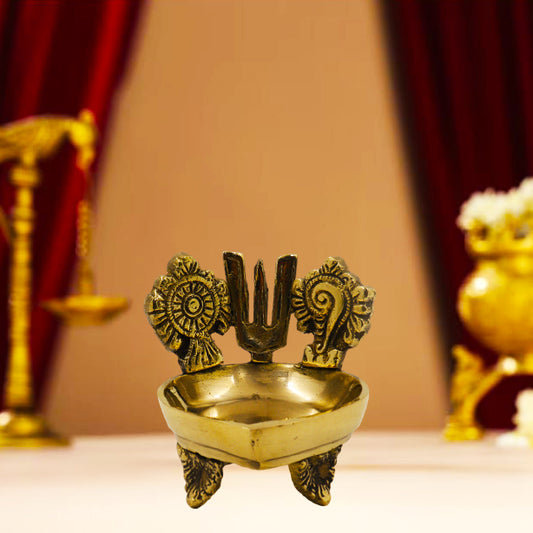 Brass Namah Diya (Sangu Chakara Namah) (Pital Conch Chakra Deepak)