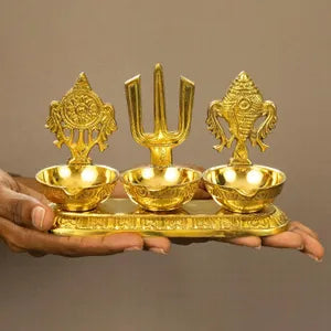 नमः शंगु चक्र कुबेर दियो
