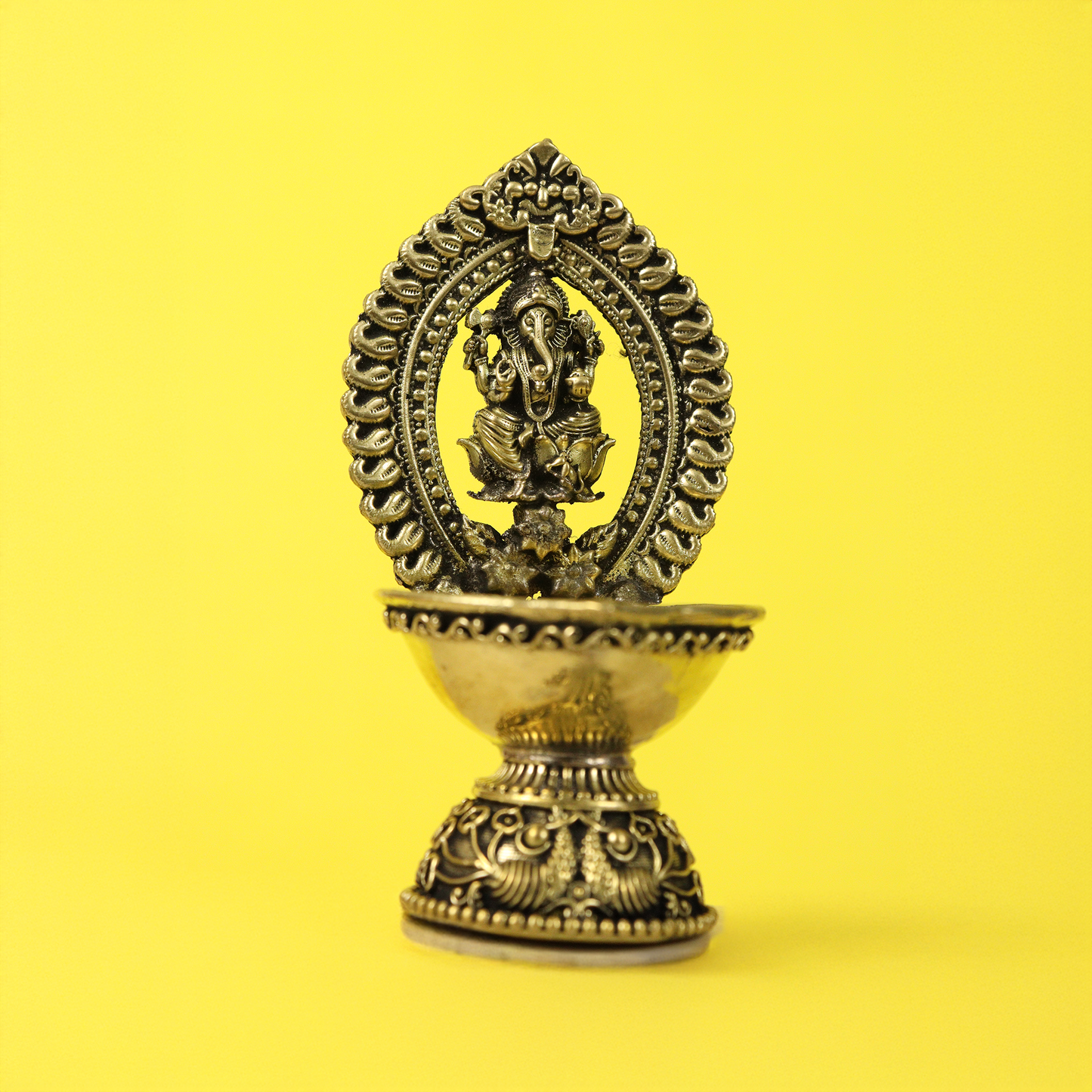 Brass Unique Ganesha Diya (Pital Anokha Vinayak Deepak)