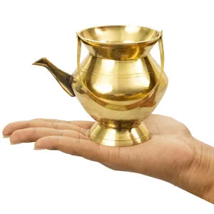 पूजा के लिए पीतल का कमंडल