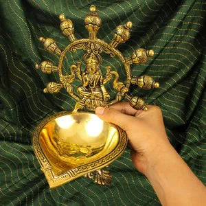 गजलक्ष्मी कमचति दीया