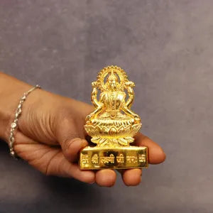 मढ़वाया लक्ष्मी भगवान प्रतिमा