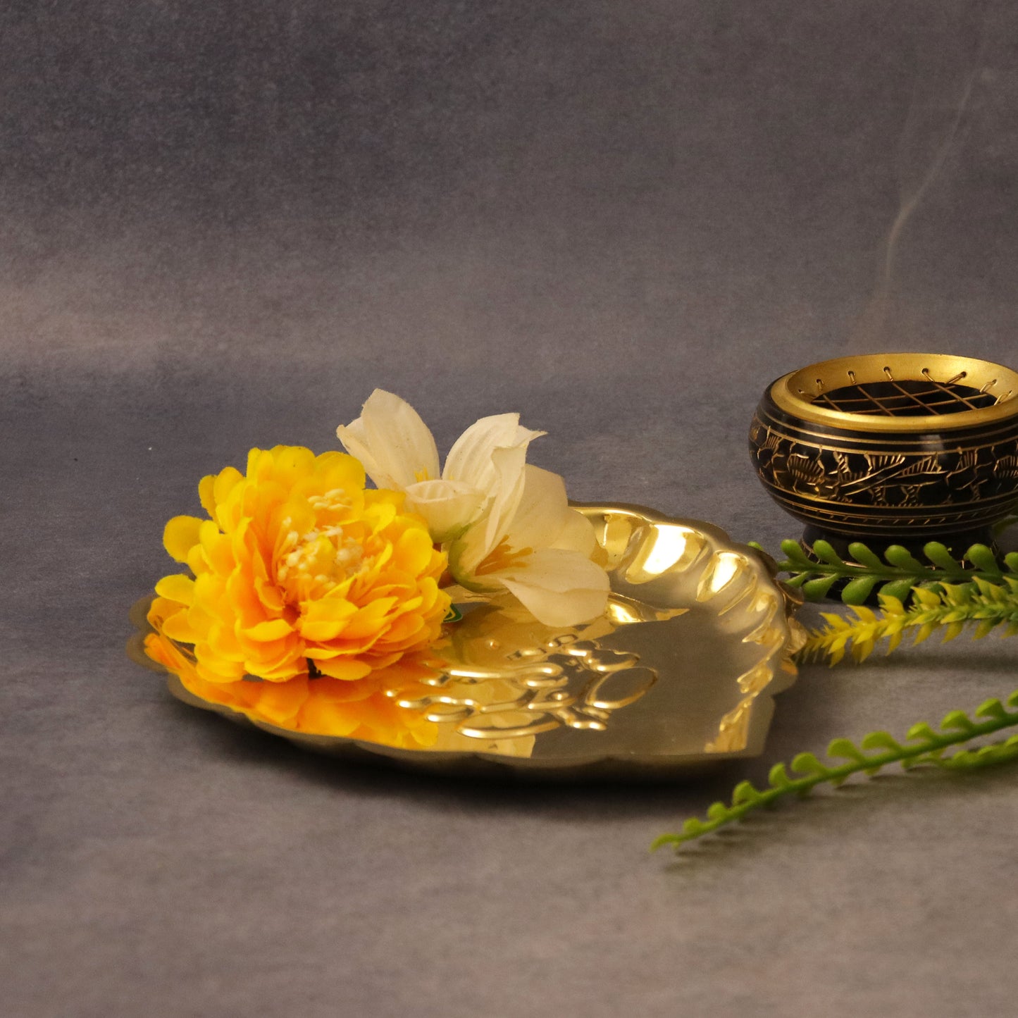 Brass Ganesha Leaf Thali (Pital Vinayak Patta Thali)