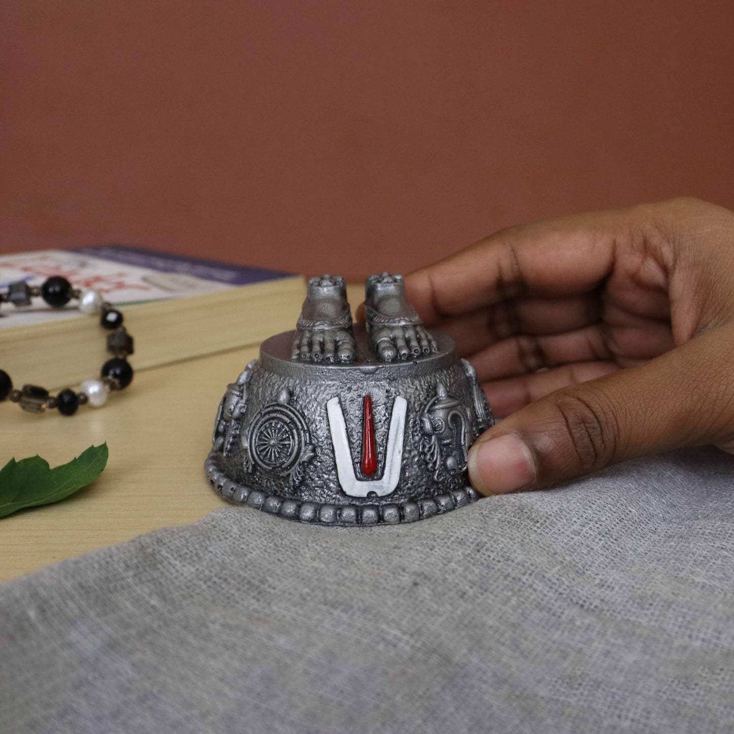 Perumal Padam - Silver (Vishnu Charan Chandi)