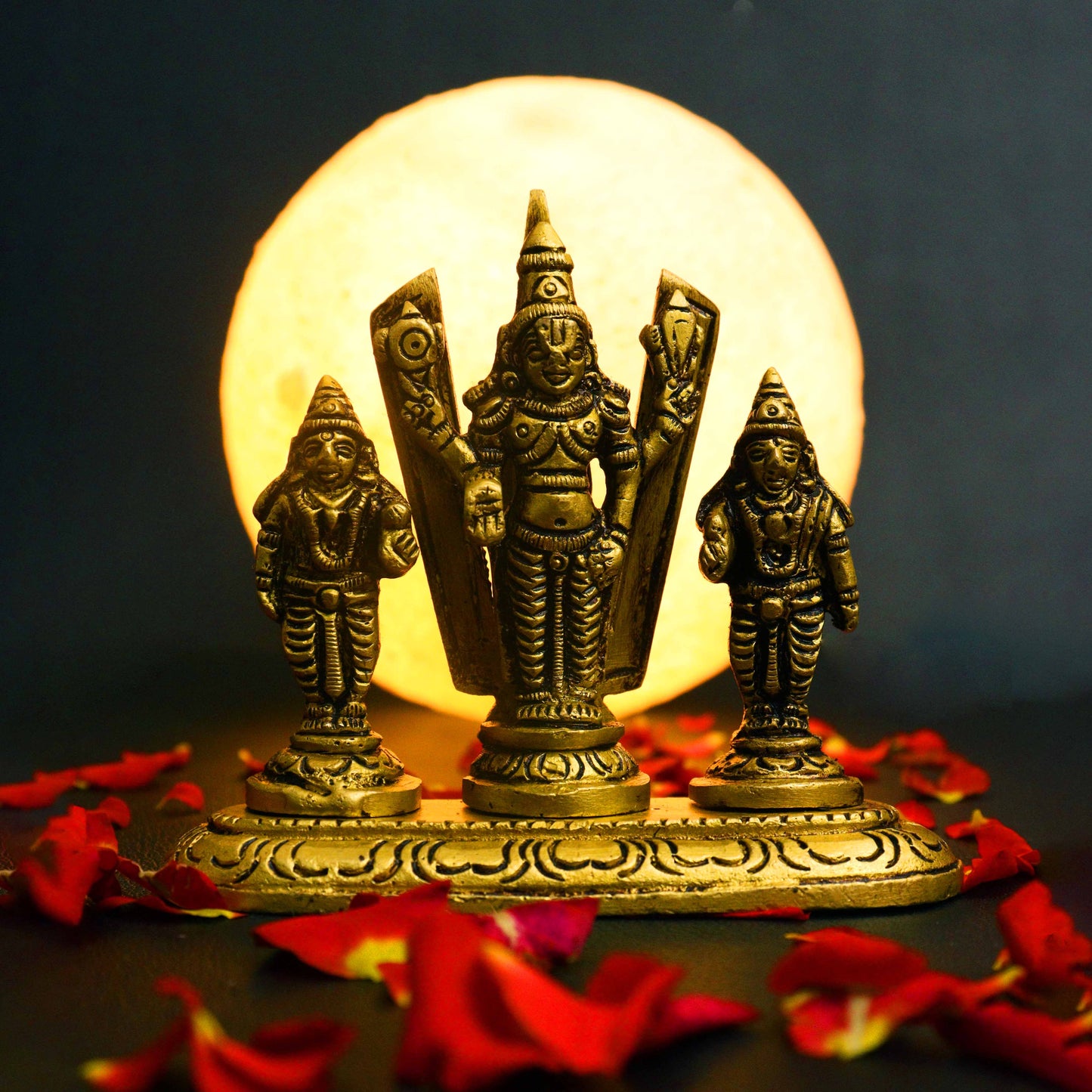 Brass Devi Namah Perumal Statue (Pital Lakshmi Vishnu Murti)