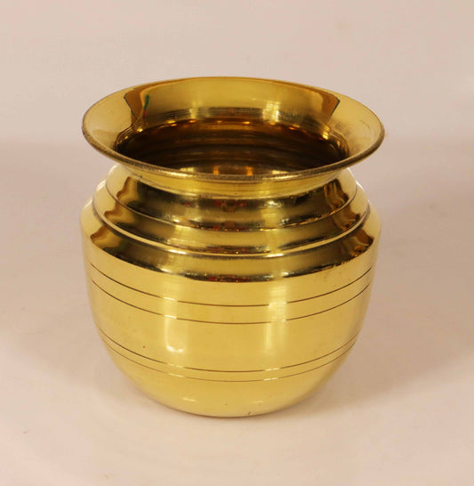 पूजा के लिए पीतल का लोटा
