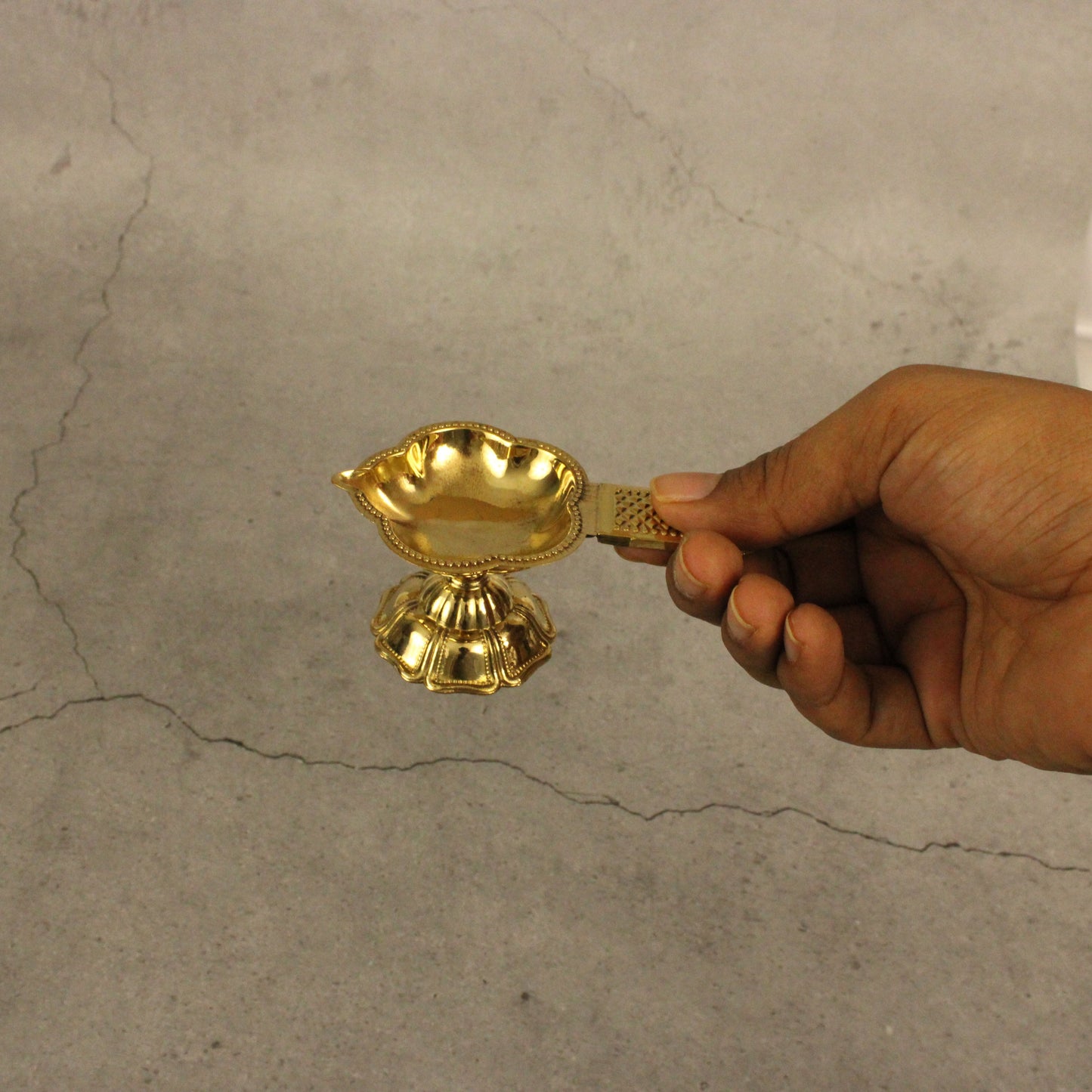 Laxmi Aarti Flower Diya Size-0 (Pital Laxmi Phool Deepak)