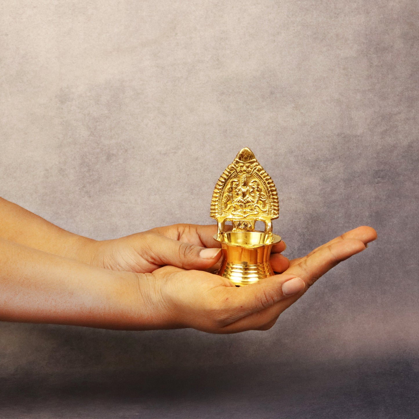 Brass Kamatchi Velakku-Mini (Pital Kamakshi Deepak Chota)