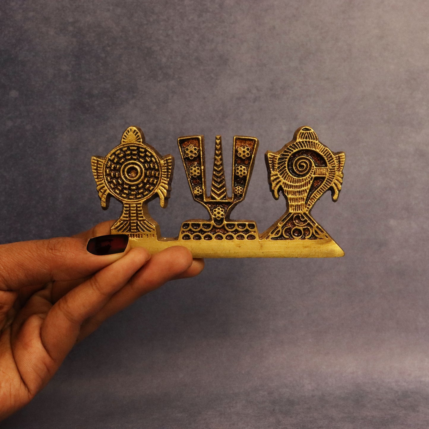 Car Dashboard Shangu Chakra Namah Antique Finish Idol