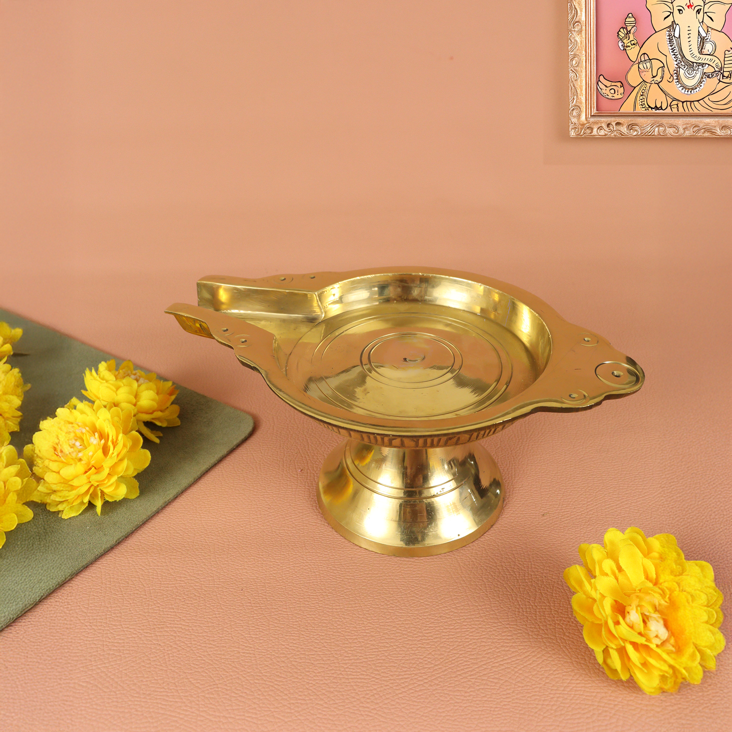 प्रीमियम सोमसूत्र पीतम मंदिर - चौकी स्टूल