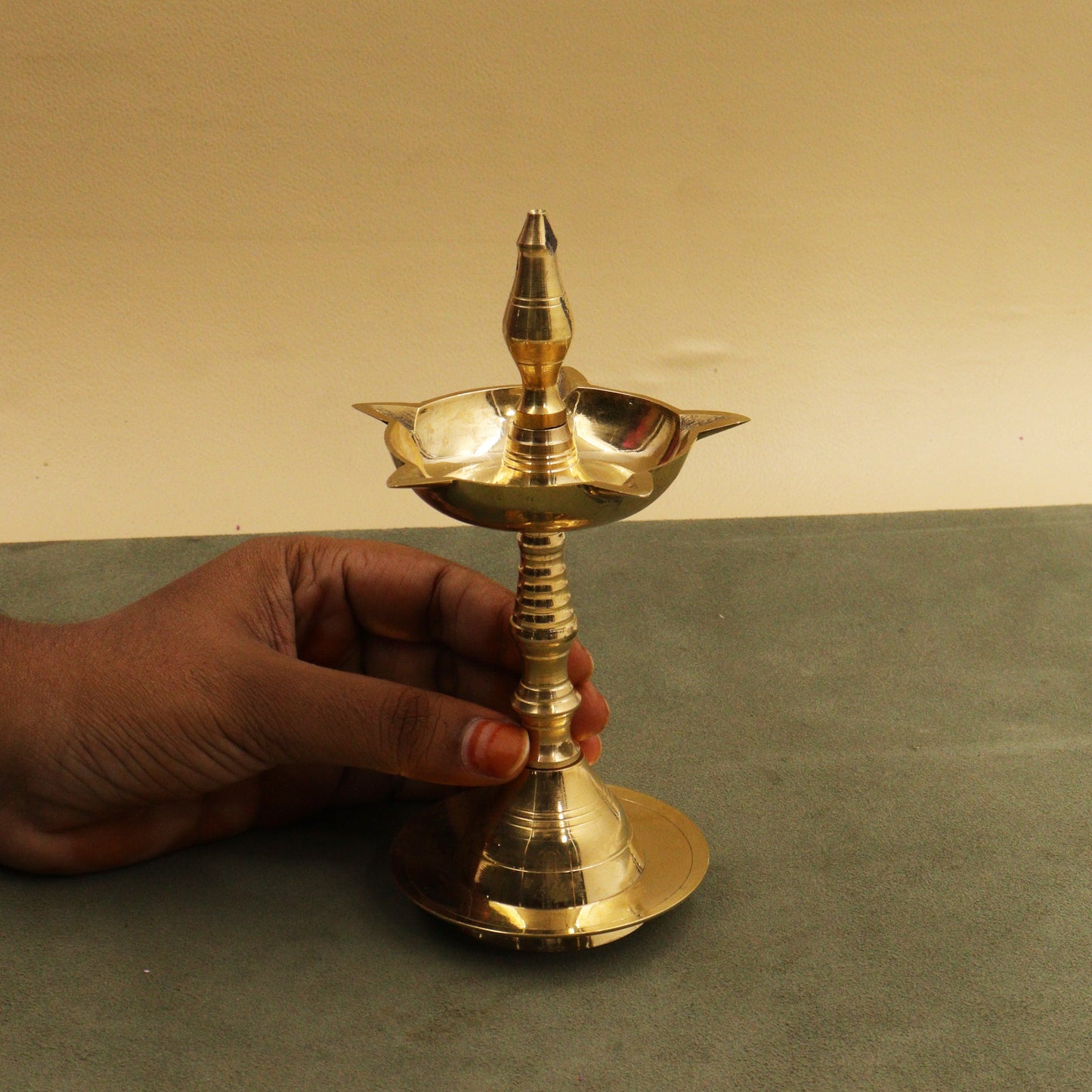 Brass Kerala Fancy Size-4 (Pital Kerala Sundar Deepak)
