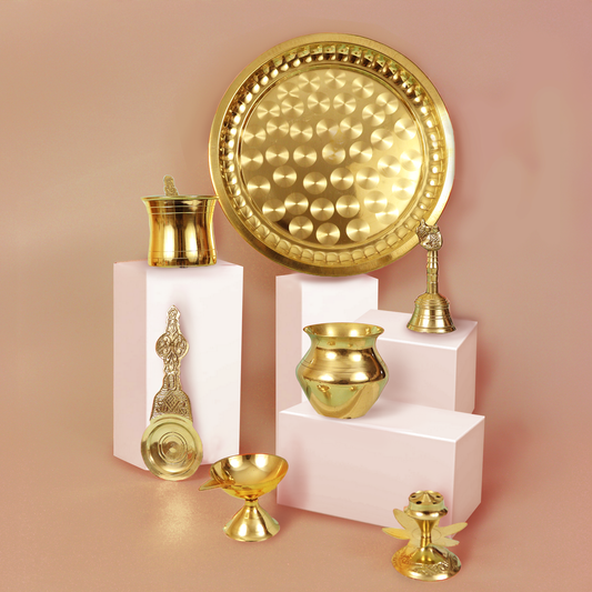 पीतल का 8 पीस पूजा थाली सेट