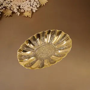 पीतल उत्कीर्ण अंडाकार ट्रे