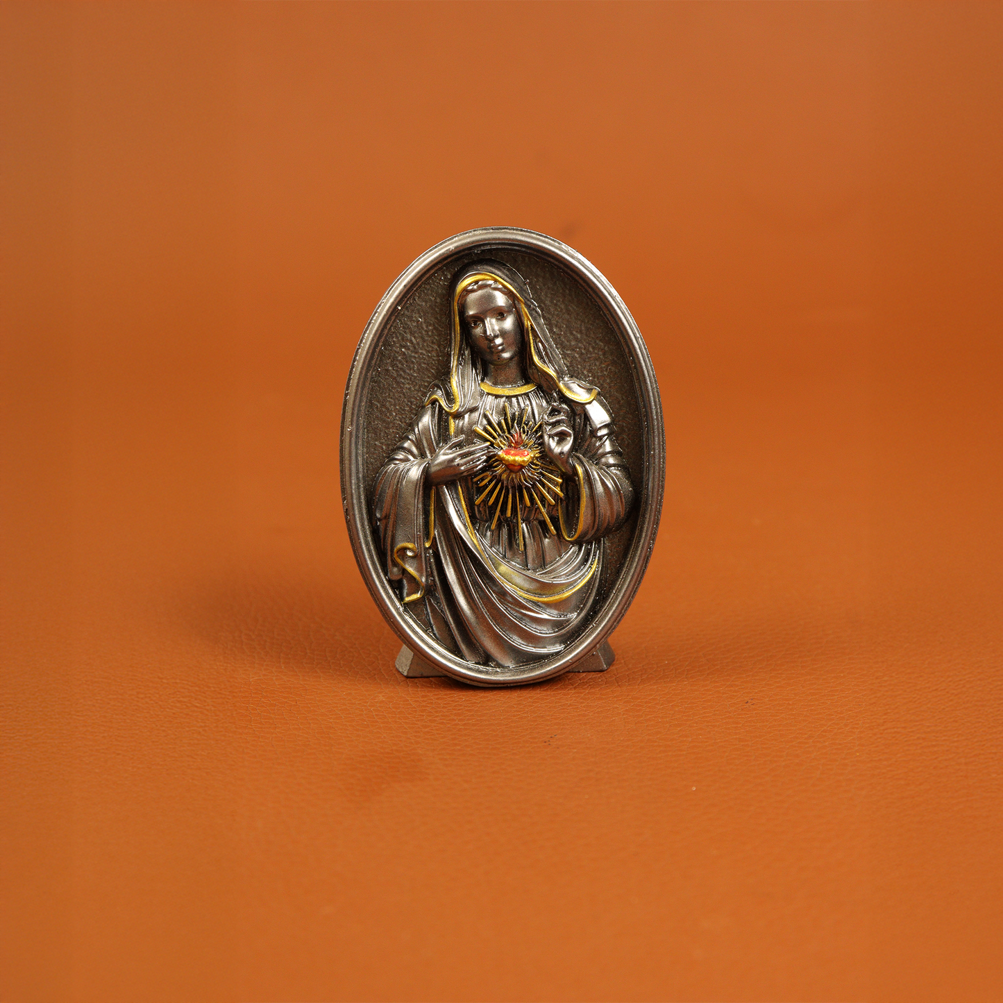 Oval Grey Mary (Oval Dhasar Mariyam)