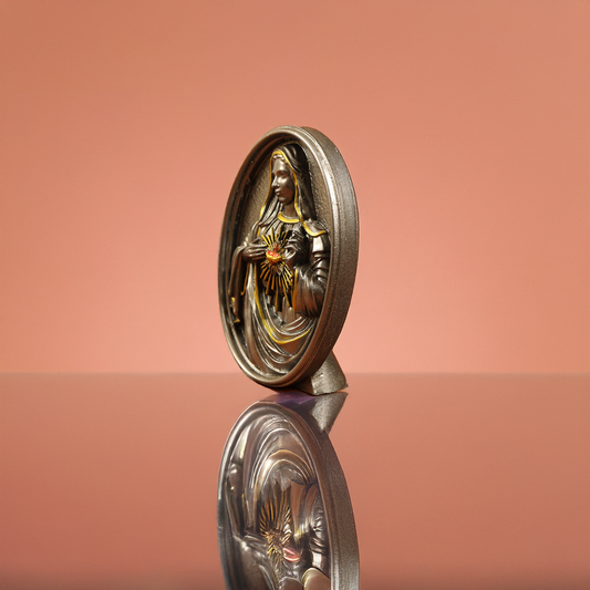 Oval Grey Mary (Oval Dhasar Mariyam)