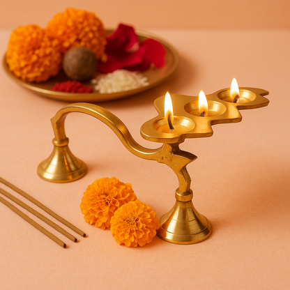Karpoor Aarti Three Face Diya (0.230 gm) (Pital Kapoor Teen Mukh Deepak)
