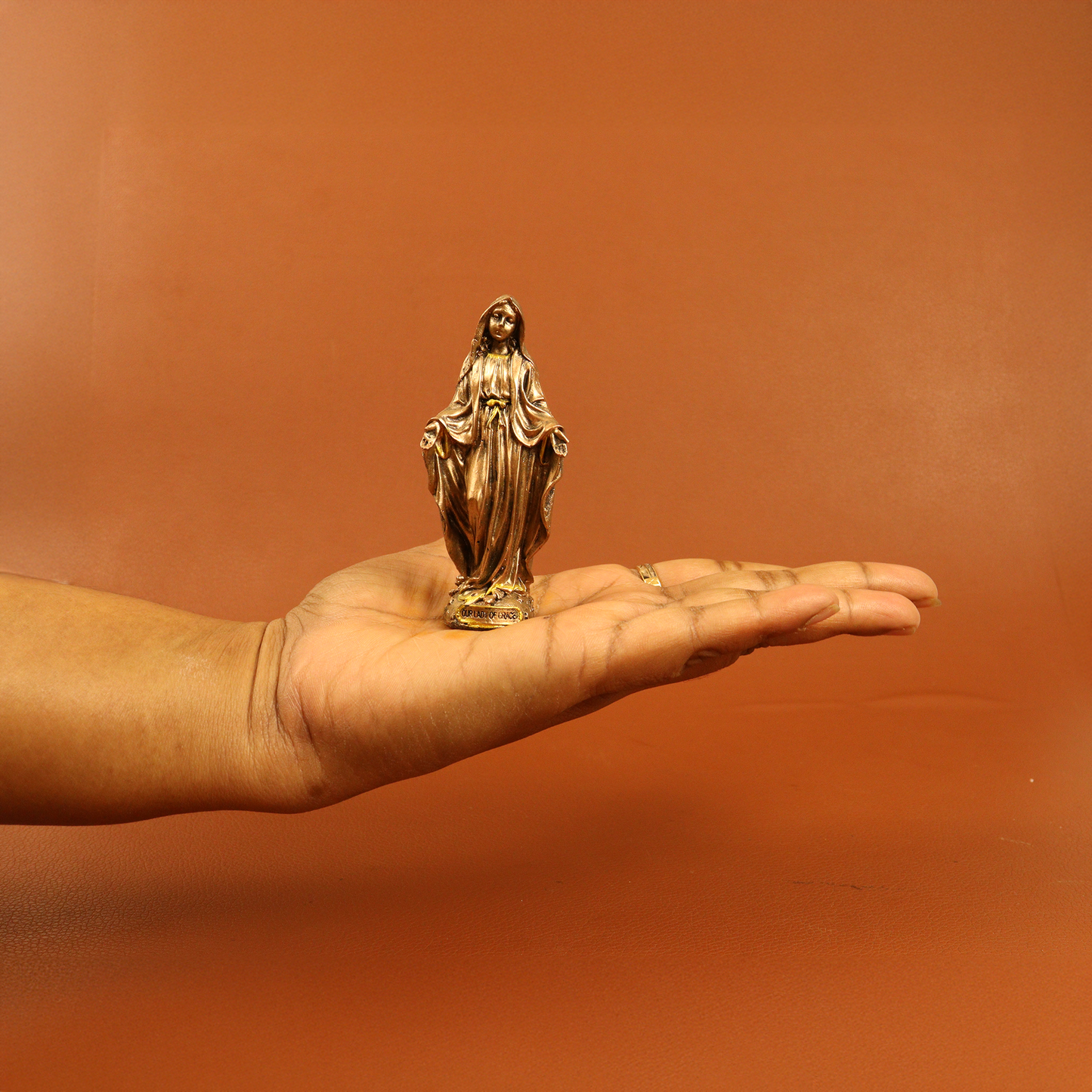Metal Mary Madha Statue (Dhatu Mariyam Mata Murti)