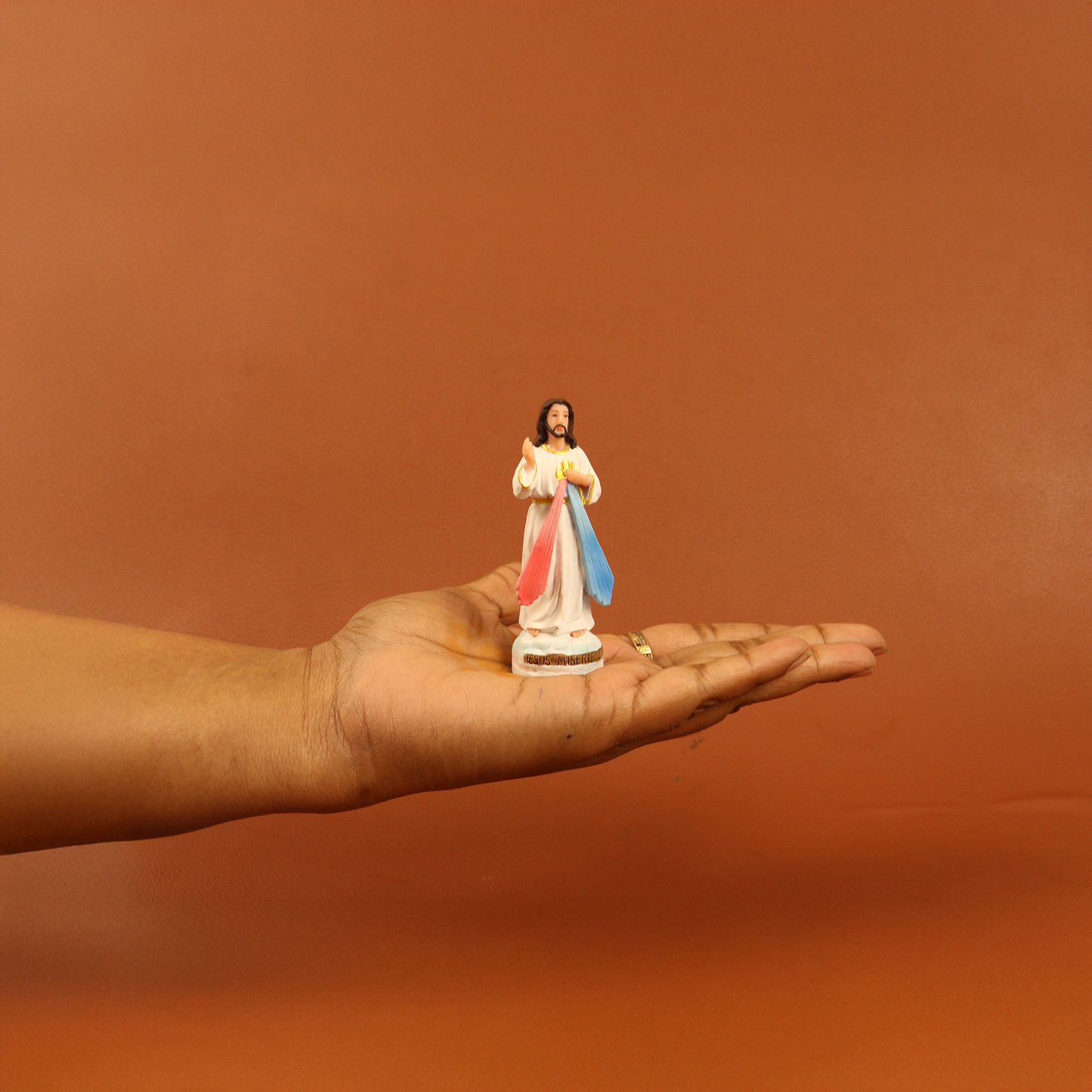 Jesus Statue White Divine Mercy (Yesu Murti Safed Kripa)