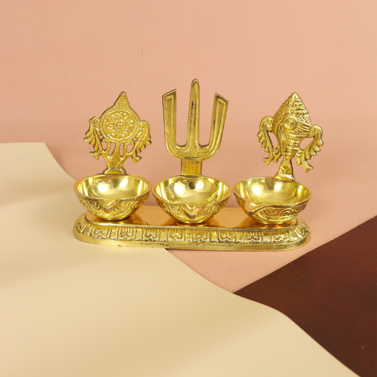 Namah Shangu Chakra Kuber Diya
