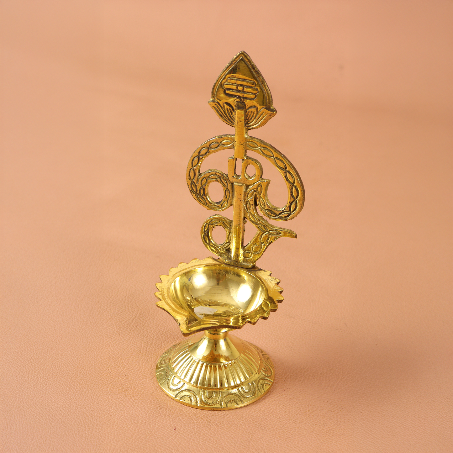 Brass zigzag om muruga stand diya(225 gm)