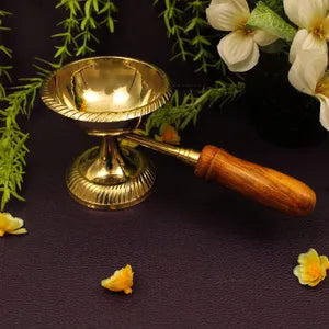 गुलाब कर्पूर पीतल दीया