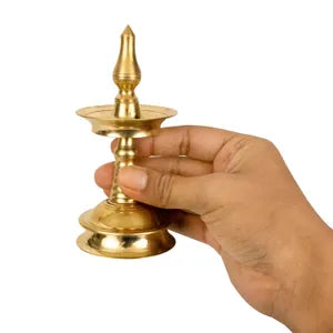 प्रीमियम पीतल केरल नीला विलक्कू + टी लाइट