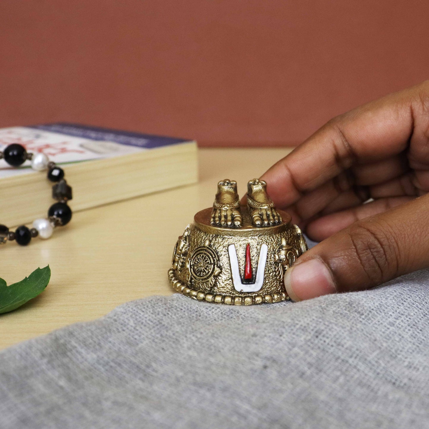 Perumal Padam (Gold, Small) (Vishnu Charan Sona Chota)