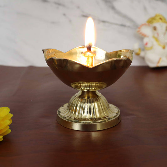 Brass 5 bati salaidar Diya