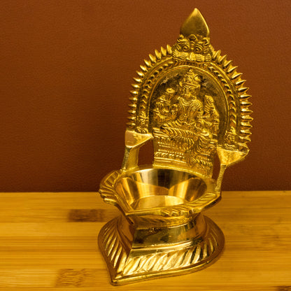 Brass Varagi Vilakku-Big (Pital Varahi Deepak Bada)