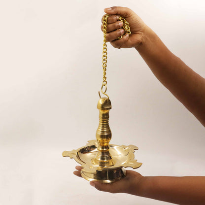 Latkan Swastik-Thooku Vilakku (Pital Jhoolna Swastik Deepak)