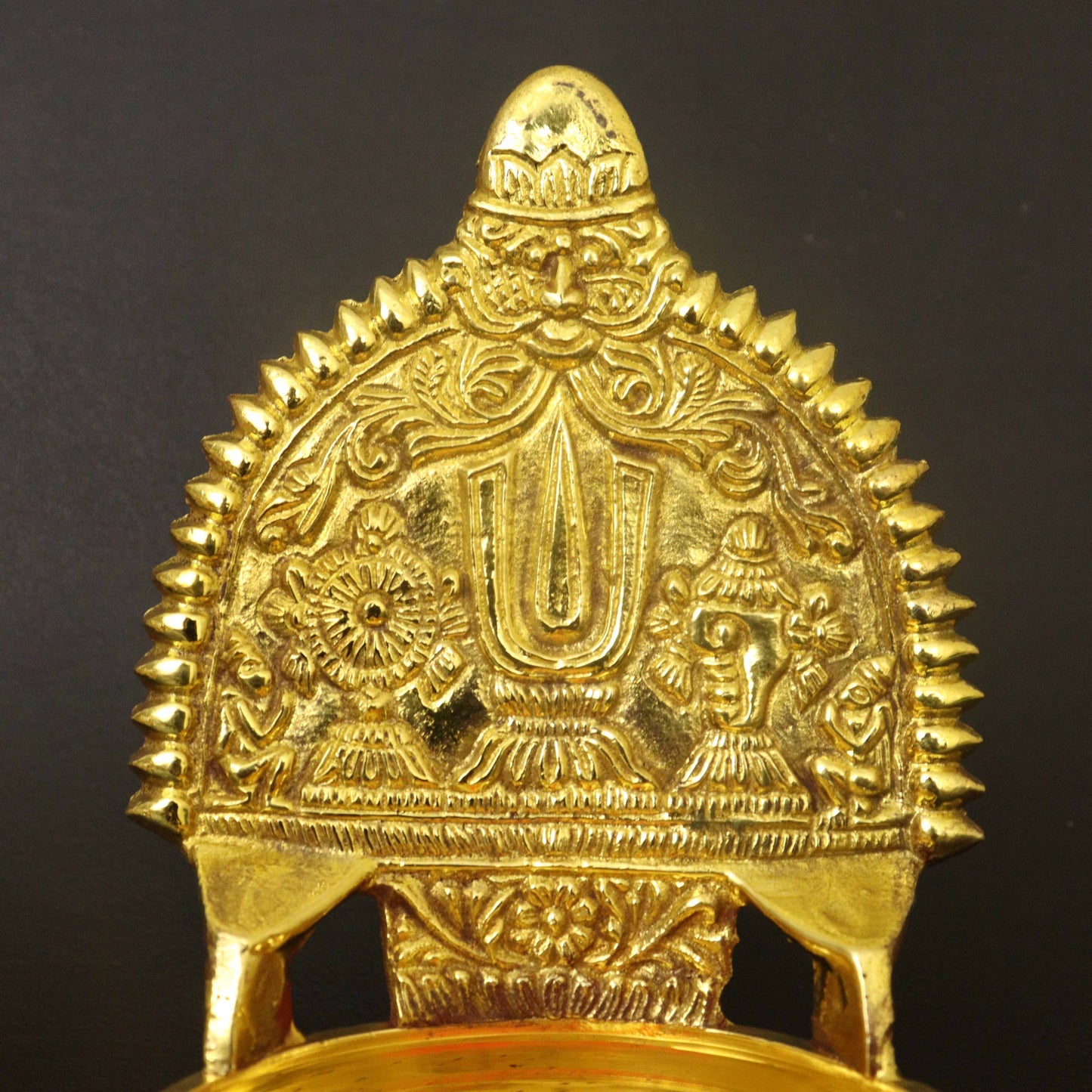 Kuber Shank Size-40 (Perumal Kuber Vilaku) (Pital Dhanpati Conch Deepak)
