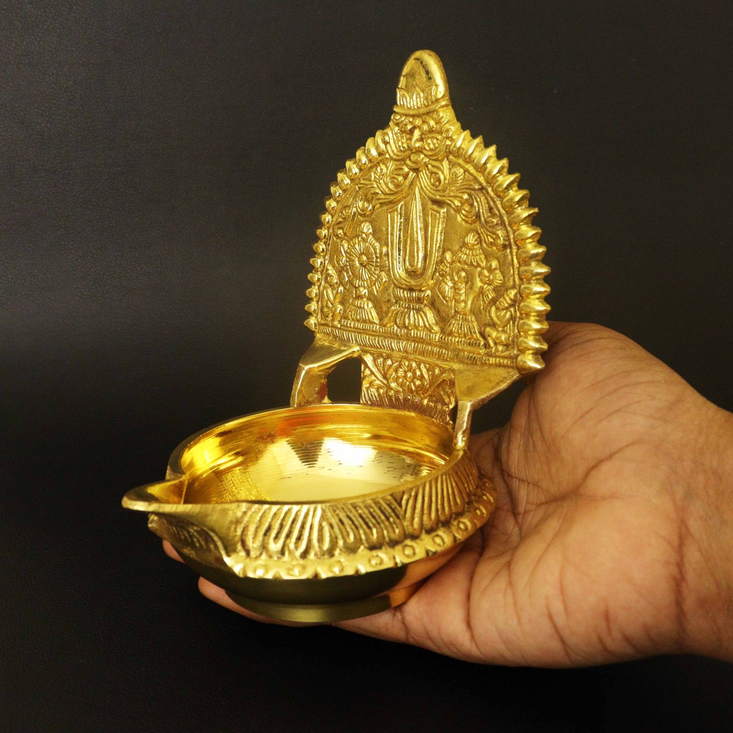 Kuber Shank Size-40 (Perumal Kuber Vilaku) (Pital Dhanpati Conch Deepak)